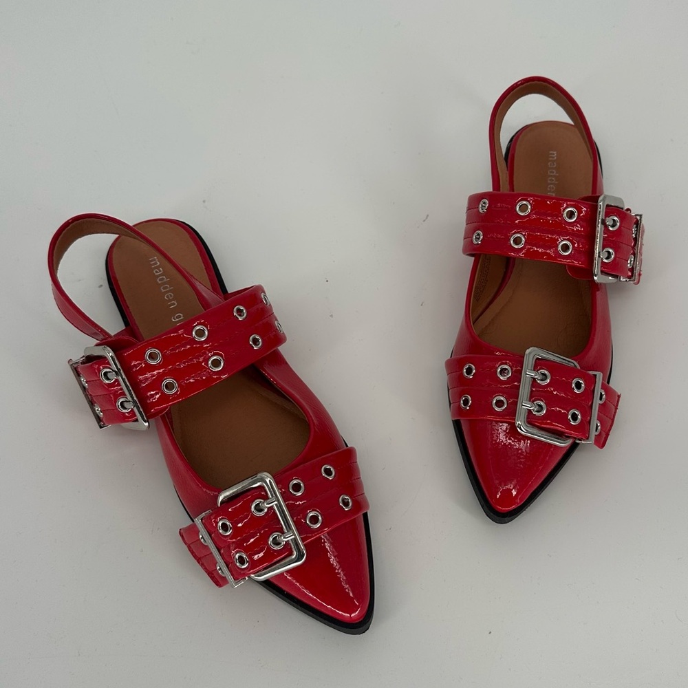 Steve Madden Girl Graya Red Patent Pumps Size 7.5 Slingback Big Buckle Grommet - Picture 2 of 10